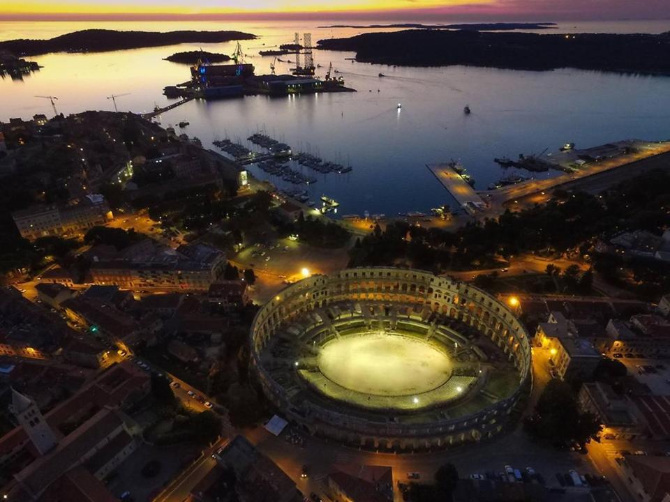 Top App 5 Min Arena Amphitheater Pula Eksteriør billede